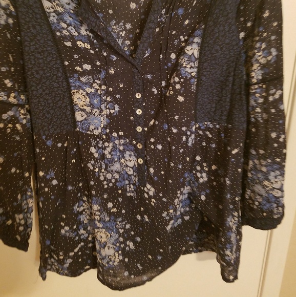 Top - Picture 2 of 3